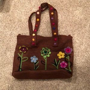 Massive wool bag with felt flowers